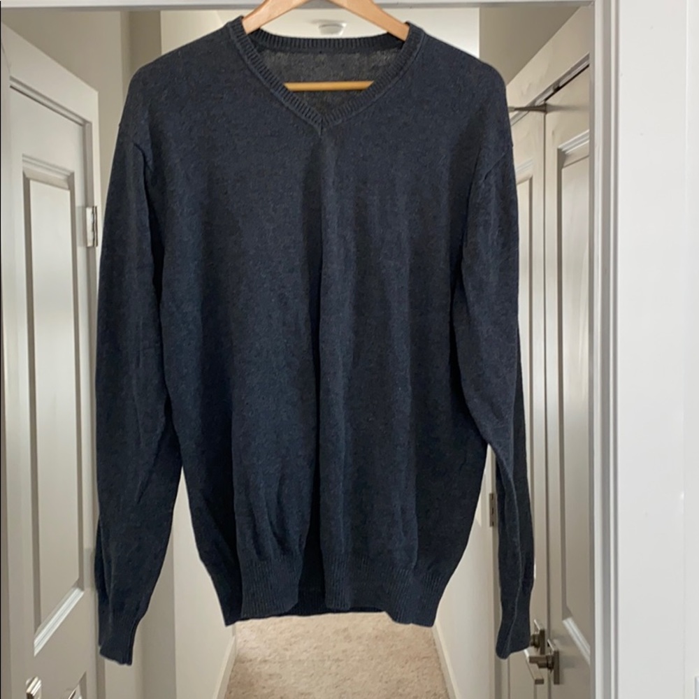 Jos A Banks grey sweater